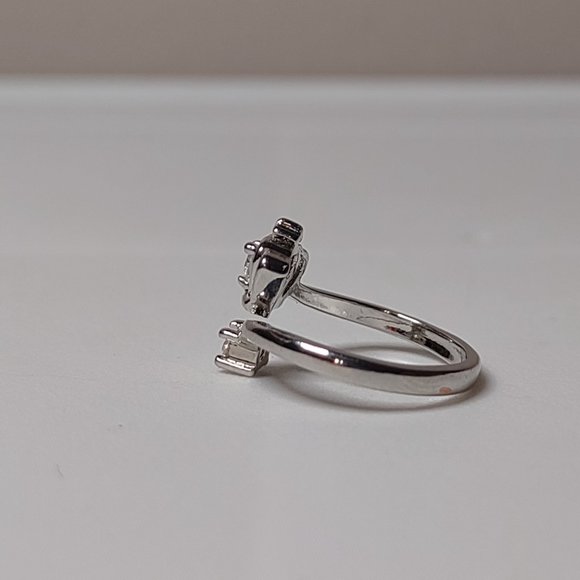 Cute Size 5.5 Crown Ring - Picture 3 of 10